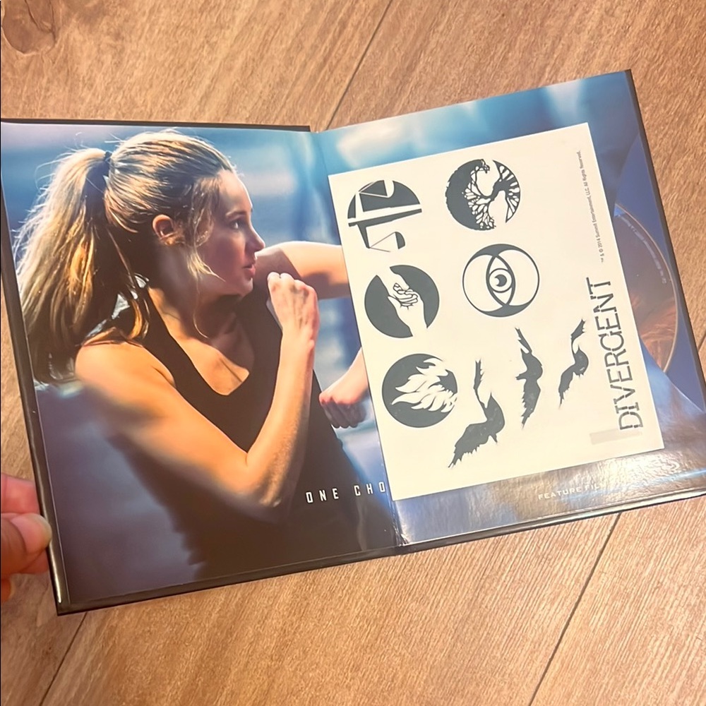 Divergent with Tattoo Sheet